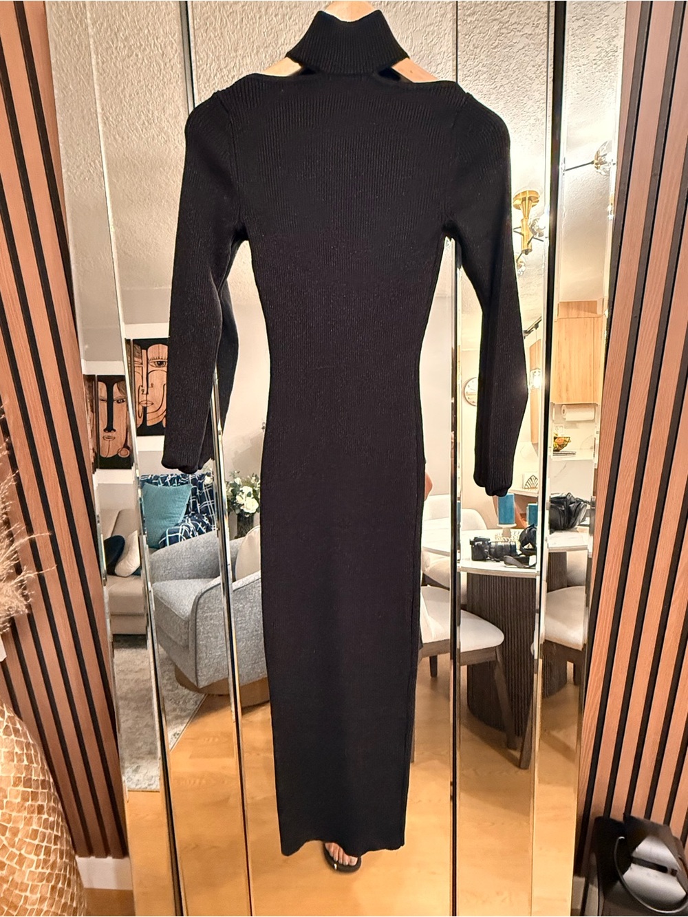 sofia by sofia vergara Black Cold-Shoulder Turtleneck Ribbed Maxi Dress